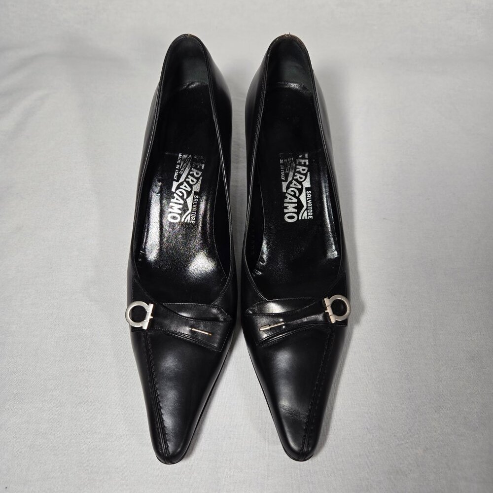 Vintage SALVATORE FERRAGAMO-GESSICA Black Leather Pointed Kitten Pump Sz 7.5 2A - Picture 3 of 16
